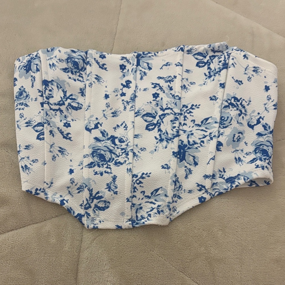 SHEIN Blue Floral Crop Top